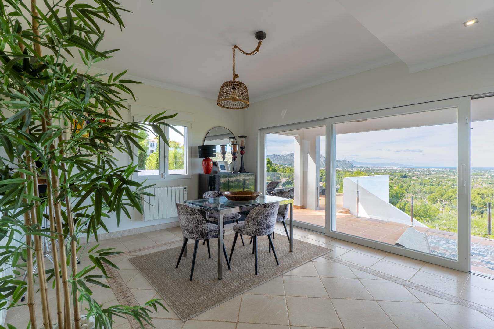 Venta. Chalet/Villa en Pedreguer