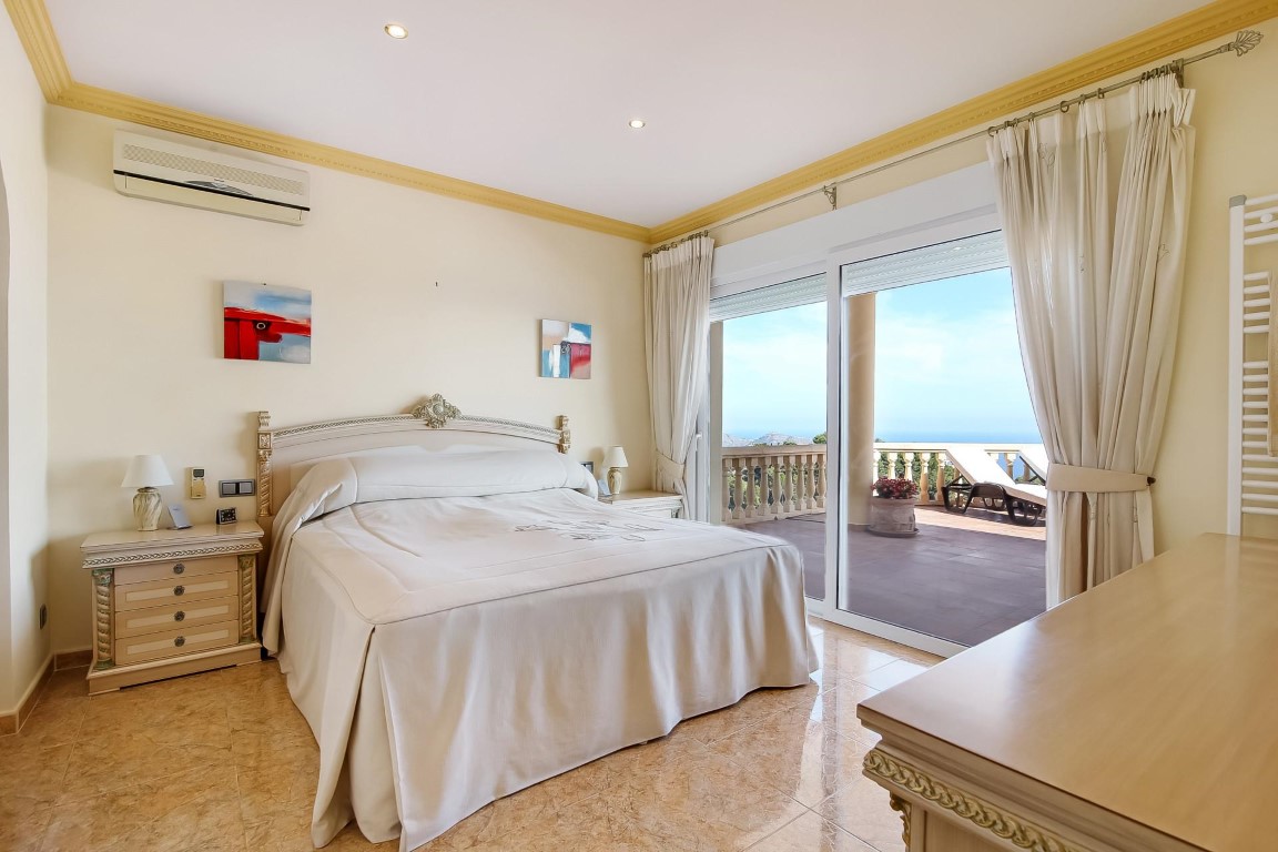 Villa in Moraira - Image 4